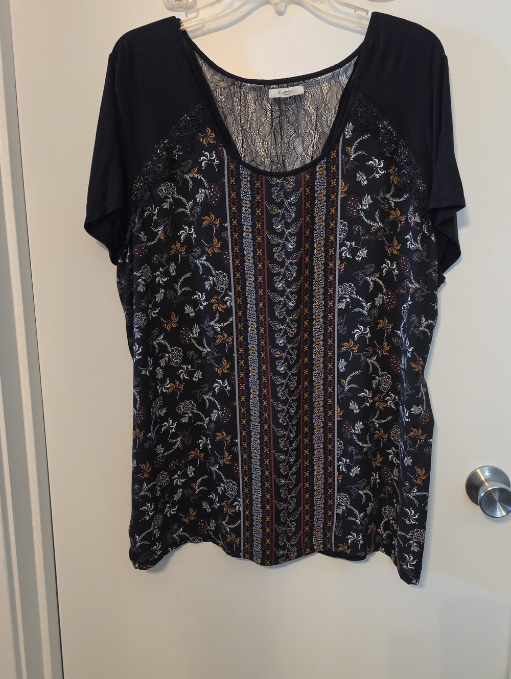 Maurices Black Floral Stripe Lace-Back Short Sleeve Tee